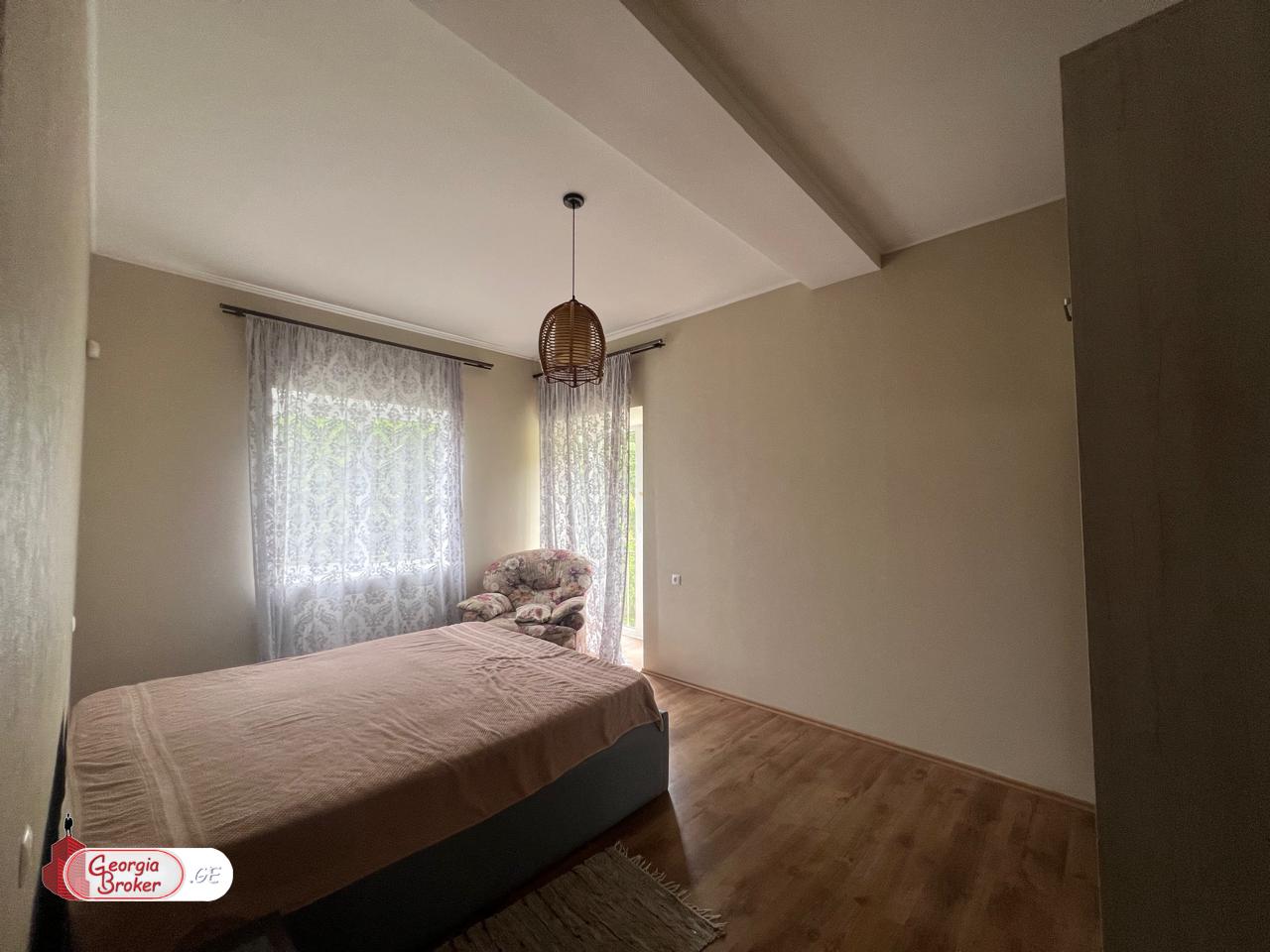 в аренду дом с новым ремонтом 8-комнат